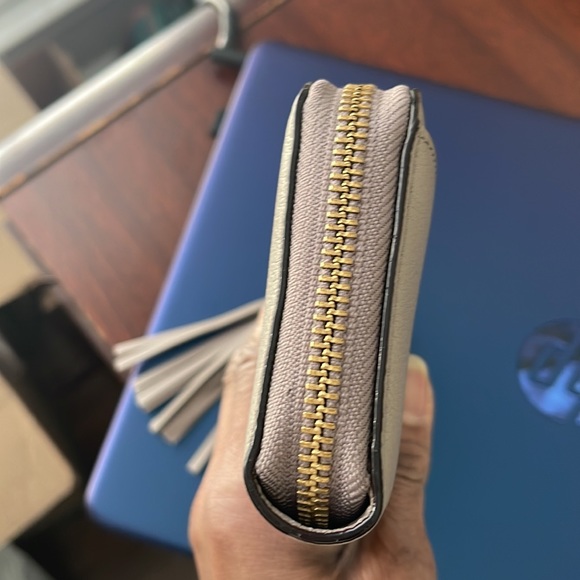 NWOT Kate Spade Wallet with Tassel Zip - Picture 3 of 7